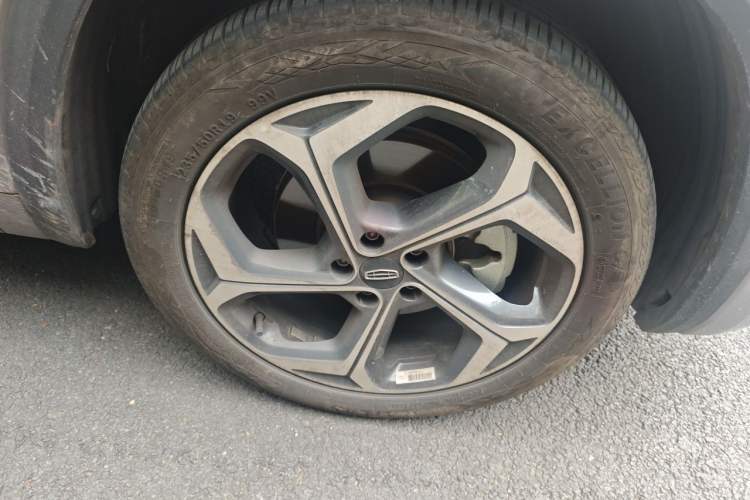Used Geely Auto Monjaro L 2024 2.0TD DCT EVO Two-Wheel Drive Long-Range Version Right Front Wheel Hub
