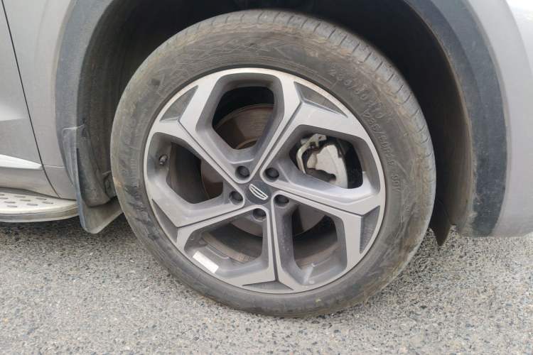 Used Geely Auto Monjaro L 2024 2.0TD DCT EVO Two-Wheel Drive Long-Range Version Right Front Wheel Hub