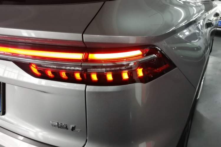 Used Geely Auto Monjaro L 2024 2.0TD High-Power Automatic Two-Wheel Drive Skyline Edition Right Rear Taillight