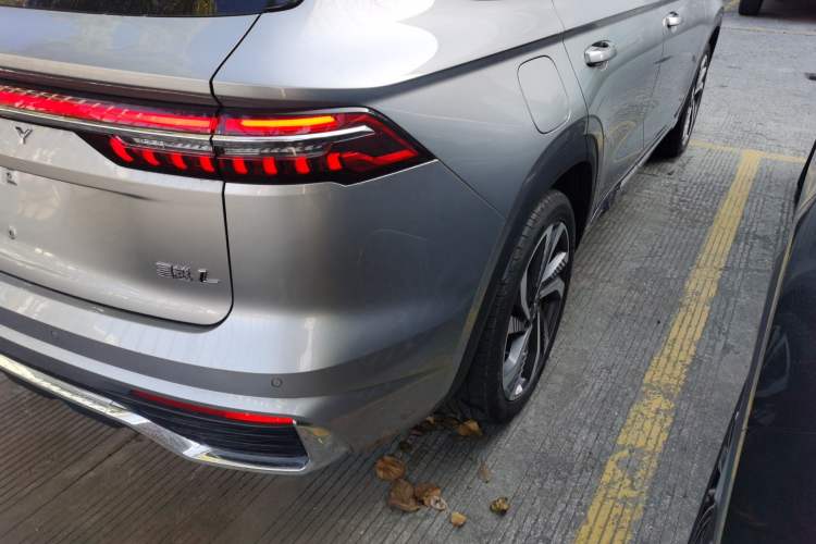 Used Geely Auto Monjaro L 2024 2.0TD High-Power Automatic Two-Wheel Drive Skyline Edition Right Rear Taillight