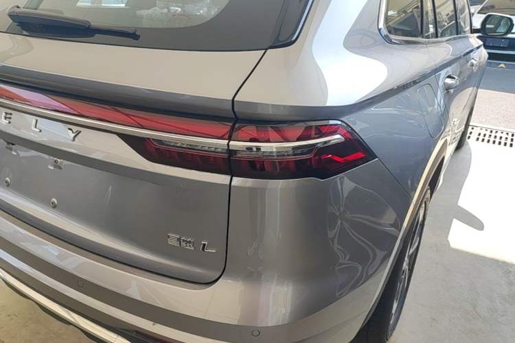 Used Geely Auto Monjaro L 2024 2.0TD DCT EVO Two-Wheel Drive Long-Range Version Right Rear Taillight