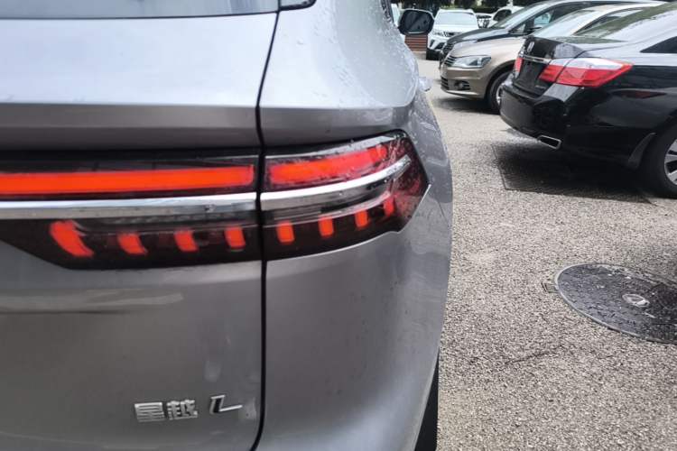 Used Geely Auto Monjaro L 2024 2.0TD High-Power Automatic Two-Wheel Drive Skyline Edition Right Rear Taillight