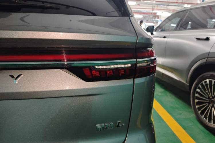 Used Geely Auto Monjaro L 2024 2.0TD High-Power Automatic Two-Wheel Drive Skyline Edition Right Rear Taillight