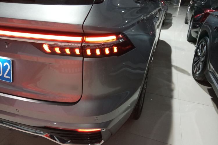 Used Geely Auto Monjaro L 2024 2.0TD DCT EVO Two-Wheel Drive Long-Range Version Right Rear Taillight