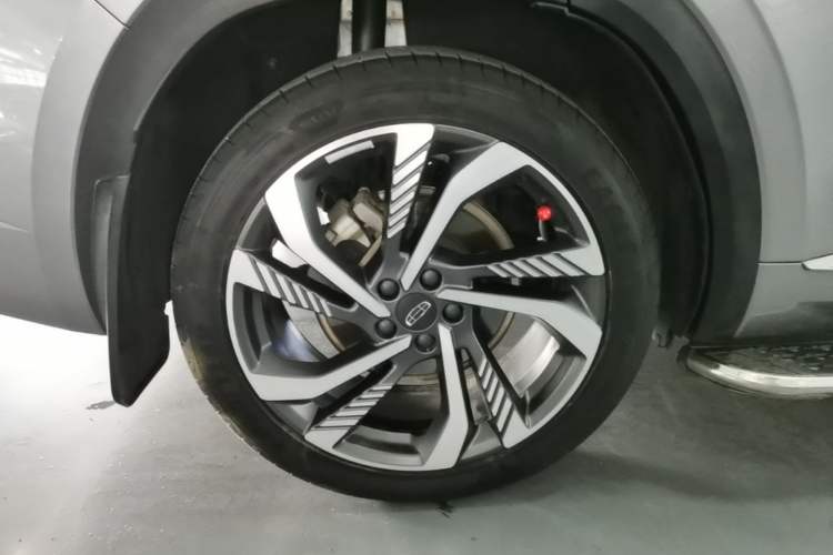 Used Geely Auto Monjaro L 2024 2.0TD High-Power Automatic Two-Wheel Drive Skyline Edition Right Rear Wheel Hub