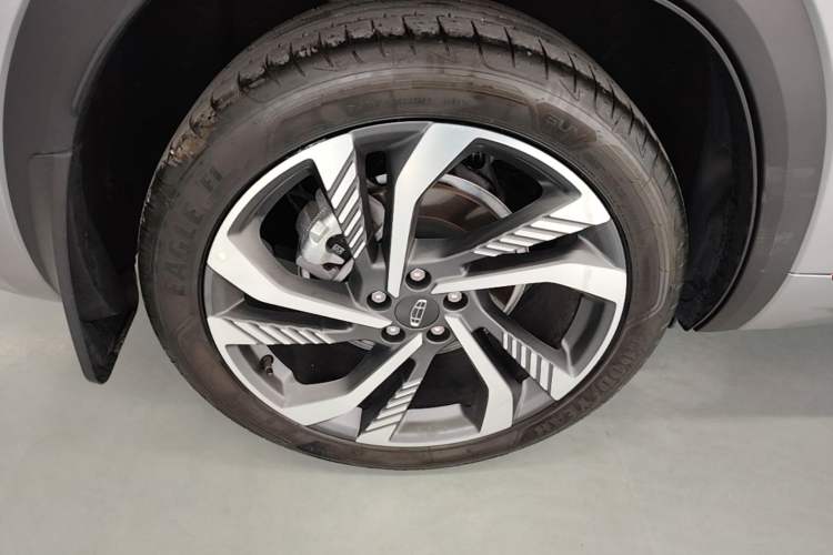 Used Geely Auto Monjaro L 2024 2.0TD High-Power Automatic Two-Wheel Drive Skyline Edition Right Rear Wheel Hub