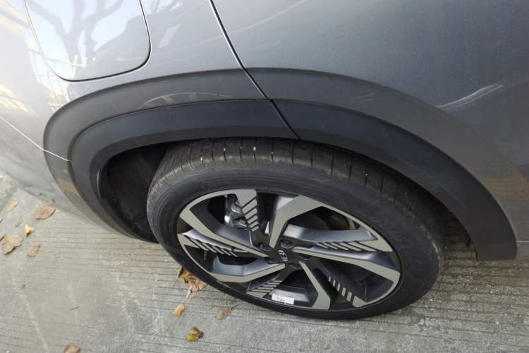 Used Geely Auto Monjaro L 2024 2.0TD High-Power Automatic Two-Wheel Drive Skyline Edition Right Rear Wheel Hub