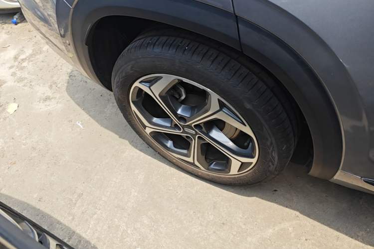 Used Geely Auto Monjaro L 2024 2.0TD DCT EVO Two-Wheel Drive Long-Range Version Right Rear Wheel Hub