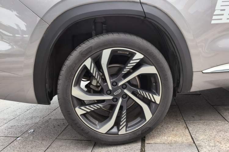 Used Geely Auto Monjaro L 2024 2.0TD High-Power Automatic Two-Wheel Drive Skyline Edition Right Rear Wheel Hub