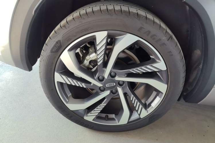 Used Geely Auto Monjaro L 2024 2.0TD High-Power Automatic Two-Wheel Drive Skyline Edition Right Rear Wheel Hub