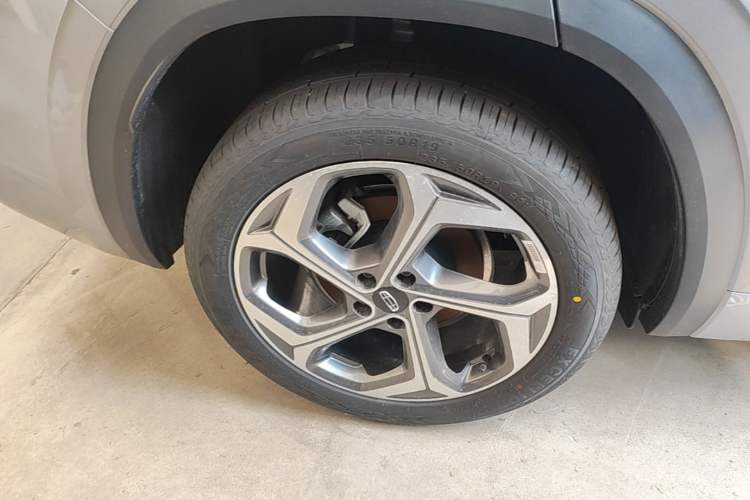 Used Geely Auto Monjaro L 2024 2.0TD DCT EVO Two-Wheel Drive Long-Range Version Right Rear Wheel Hub