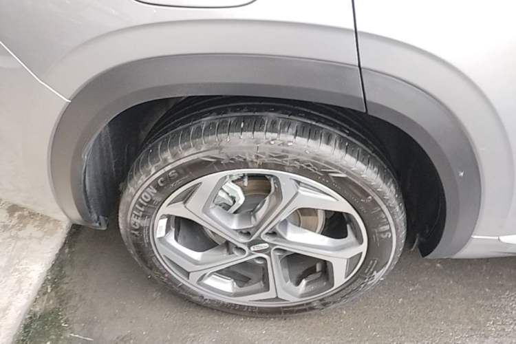 Used Geely Auto Monjaro L 2024 2.0TD DCT EVO Two-Wheel Drive Long-Range Version Right Rear Wheel Hub