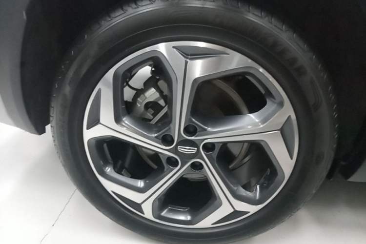 Used Geely Auto Monjaro L 2024 2.0TD High-Power Automatic Two-Wheel Drive Yunqi Version Right Rear Wheel Hub