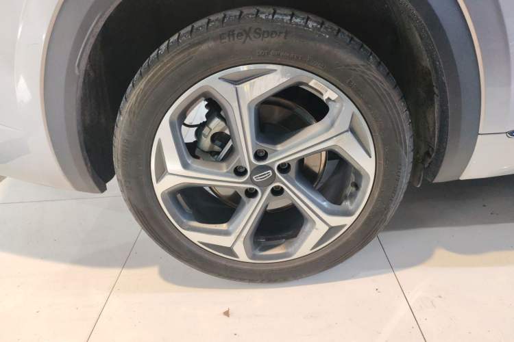 Used Geely Auto Monjaro L 2024 2.0TD High-Power Automatic Two-Wheel Drive Yunqi Version Right Rear Wheel Hub