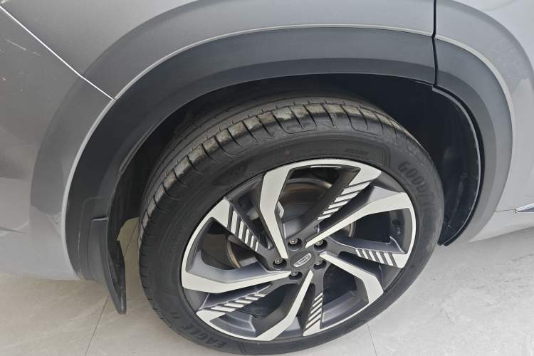 Used Geely Auto Monjaro L 2024 2.0TD High-Power Automatic Two-Wheel Drive Skyline Edition Right Rear Wheel Hub