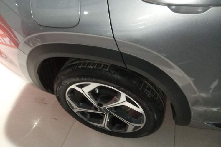 Used Geely Auto Monjaro L 2024 2.0TD DCT EVO Two-Wheel Drive Long-Range Version Right Rear Wheel Hub