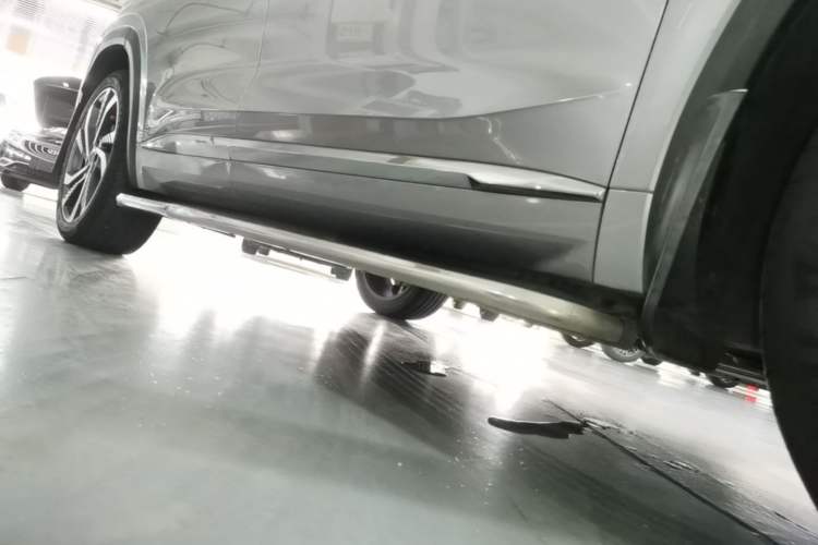 Used Geely Auto Monjaro L 2024 2.0TD High-Power Automatic Two-Wheel Drive Skyline Edition Right Side Sill