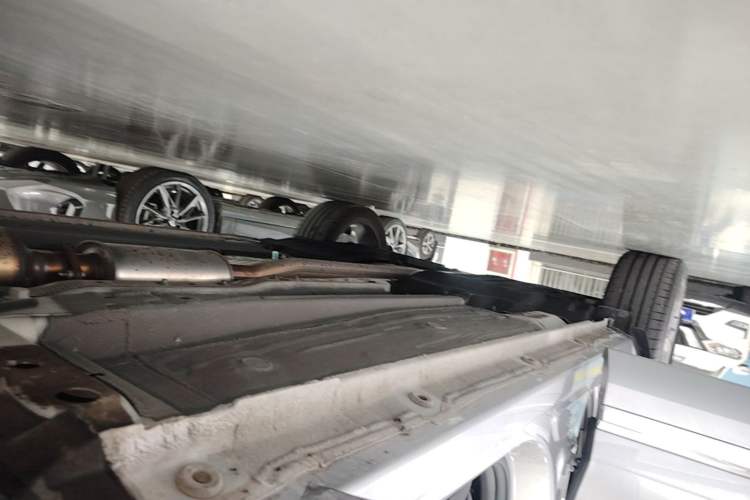 Used Geely Auto Monjaro L 2024 2.0TD High-Power Automatic Two-Wheel Drive Skyline Edition Right Side Sill
