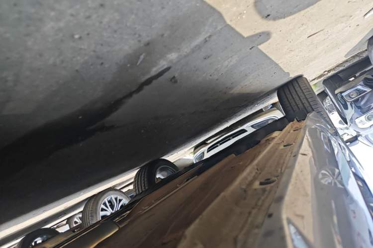 Used Geely Auto Monjaro L 2024 2.0TD DCT EVO Two-Wheel Drive Long-Range Version Right Side Sill
