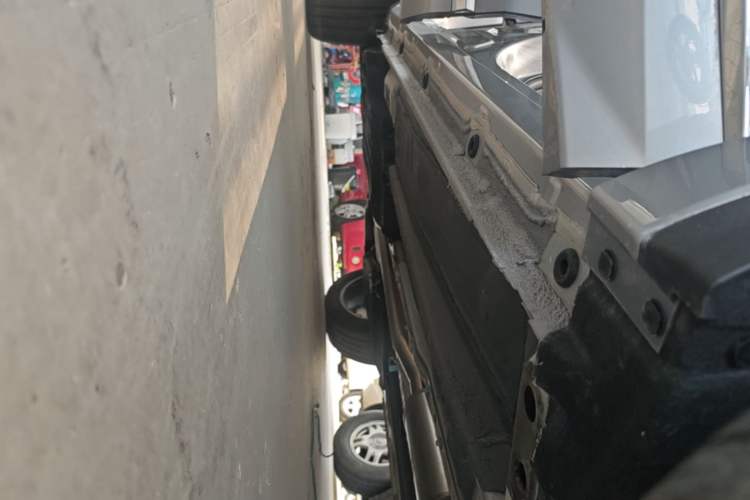 Used Geely Auto Monjaro L 2024 2.0TD DCT EVO Two-Wheel Drive Long-Range Version Right Side Sill