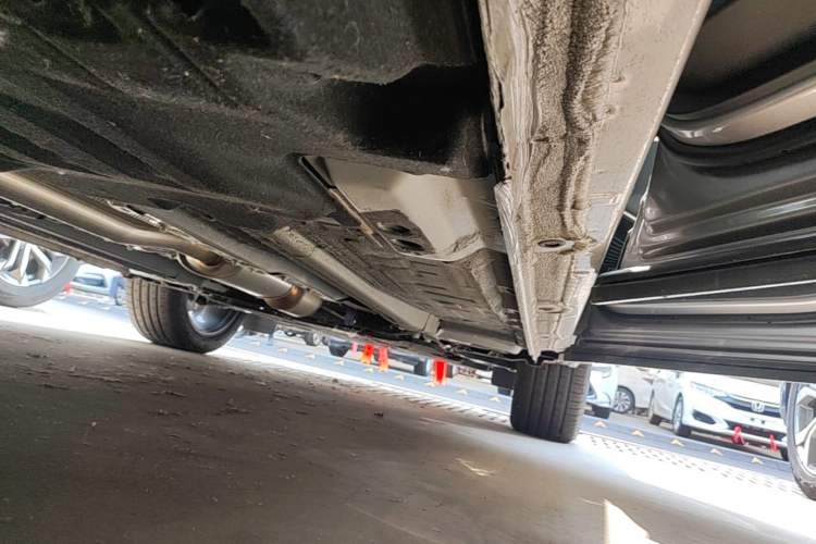 Used Geely Auto Monjaro L 2024 2.0TD DCT EVO Two-Wheel Drive Long-Range Version Right Side Sill