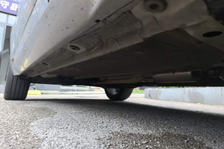 Used Geely Auto Monjaro L 2024 2.0TD High-Power Automatic Two-Wheel Drive Skyline Edition Right Side Sill