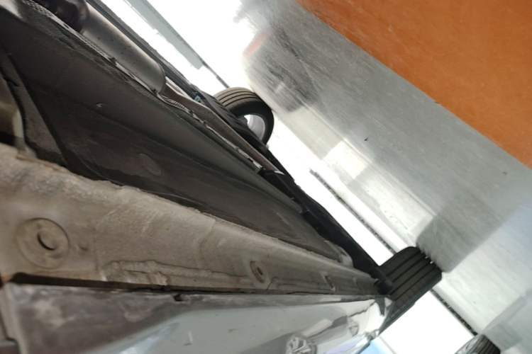 Used Geely Auto Monjaro L 2024 2.0TD High-Power Automatic Two-Wheel Drive Skyline Edition Right Side Sill