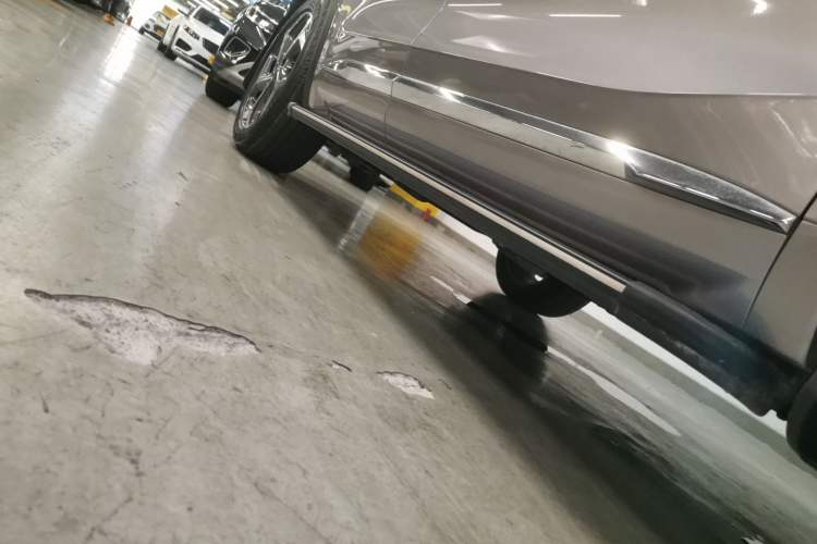 Used Geely Auto Monjaro L 2024 2.0TD High-Power Automatic Two-Wheel Drive Yunqi Version Right Side Sill