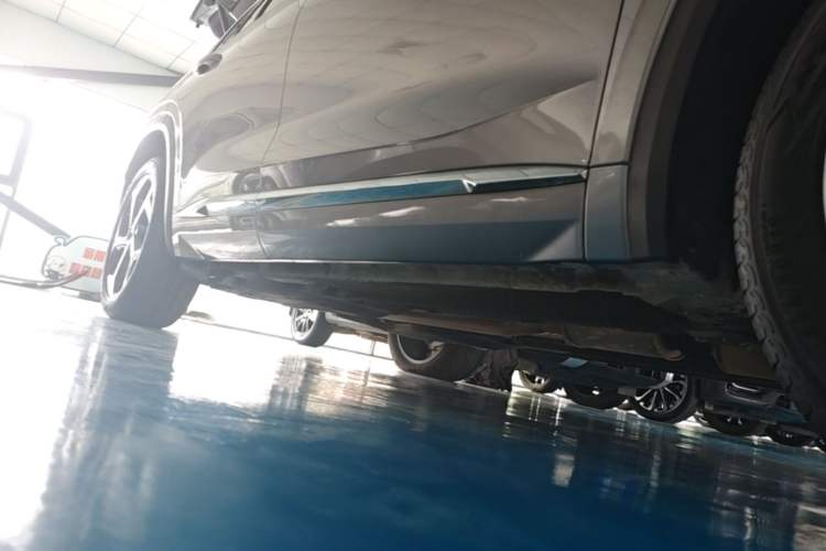 Used Geely Auto Monjaro L 2024 2.0TD DCT EVO Two-Wheel Drive Long-Range Version Right Side Sill