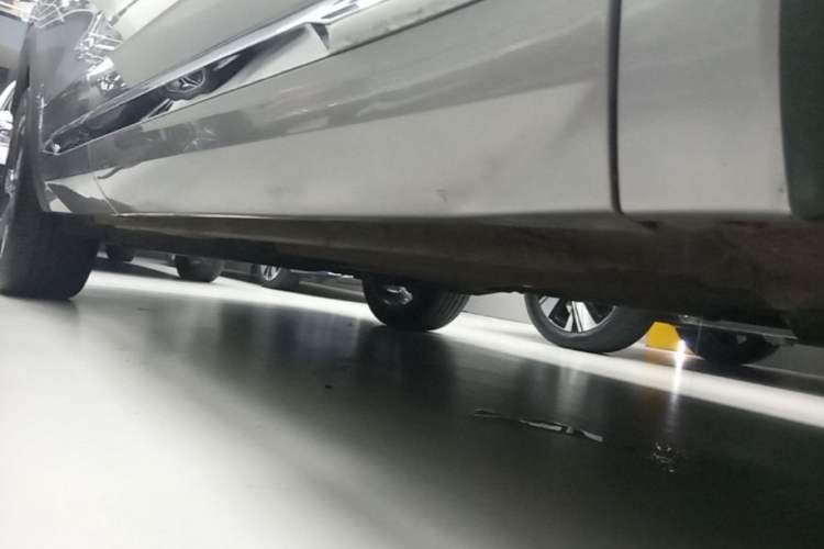 Used Geely Auto Monjaro L 2024 2.0TD High-Power Automatic Two-Wheel Drive Yunqi Version Right Side Sill
