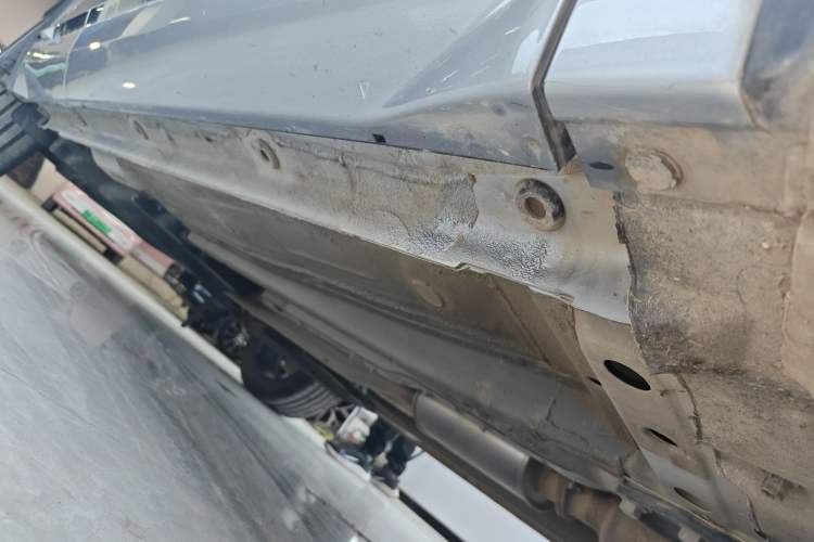 Used Geely Auto Monjaro L 2024 2.0TD High-Power Automatic Two-Wheel Drive Skyline Edition Right Side Sill