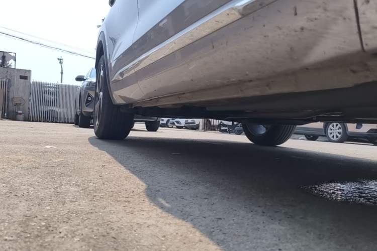 Used Geely Auto Monjaro L 2024 2.0TD High-Power Automatic Two-Wheel Drive Yunqi Version Right Side Sill