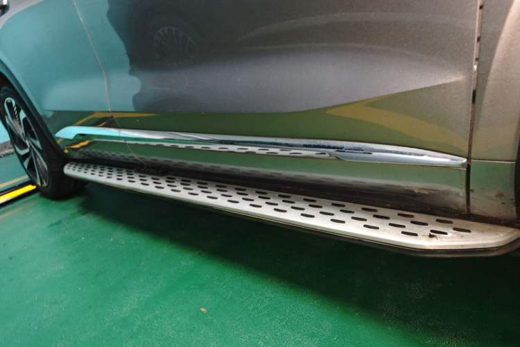 Used Geely Auto Monjaro L 2024 2.0TD High-Power Automatic Two-Wheel Drive Skyline Edition Right Side Sill