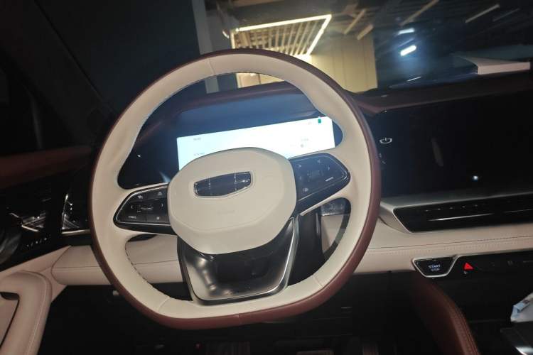 Used Geely Auto Monjaro L 2024 2.0TD High-Power Automatic Two-Wheel Drive Yunqi Version Steering Wheel