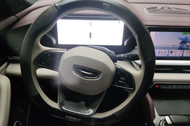 Used Geely Auto Monjaro L 2024 2.0TD High-Power Automatic Two-Wheel Drive Yunqi Version Steering Wheel