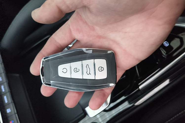 Used Geely Auto Monjaro L 2024 2.0TD DCT EVO Two-Wheel Drive Long-Range Version Vehicle Key