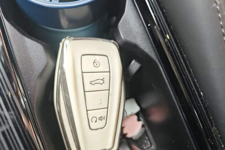 Used Geely Auto Monjaro L 2024 2.0TD DCT EVO Two-Wheel Drive Long-Range Version Vehicle Key