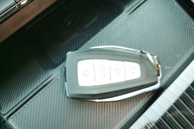 Used Geely Auto Monjaro L 2024 2.0TD High-Power Automatic Two-Wheel Drive Skyline Edition Vehicle Key