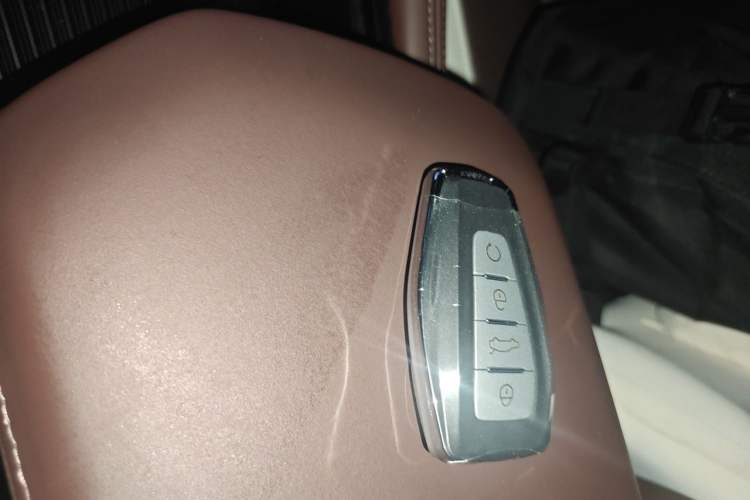 Used Geely Auto Monjaro L 2024 2.0TD High-Power Automatic Two-Wheel Drive Yunqi Version Vehicle Key