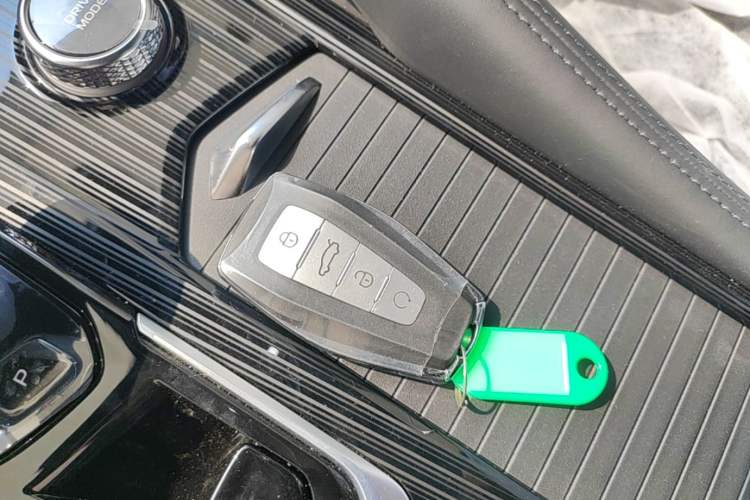 Used Geely Auto Monjaro L 2024 2.0TD DCT EVO Two-Wheel Drive Long-Range Version Vehicle Key