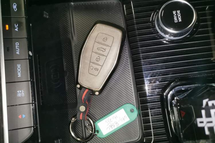 Used Geely Auto Monjaro L 2024 2.0TD High-Power Automatic Two-Wheel Drive Yunqi Version Vehicle Key