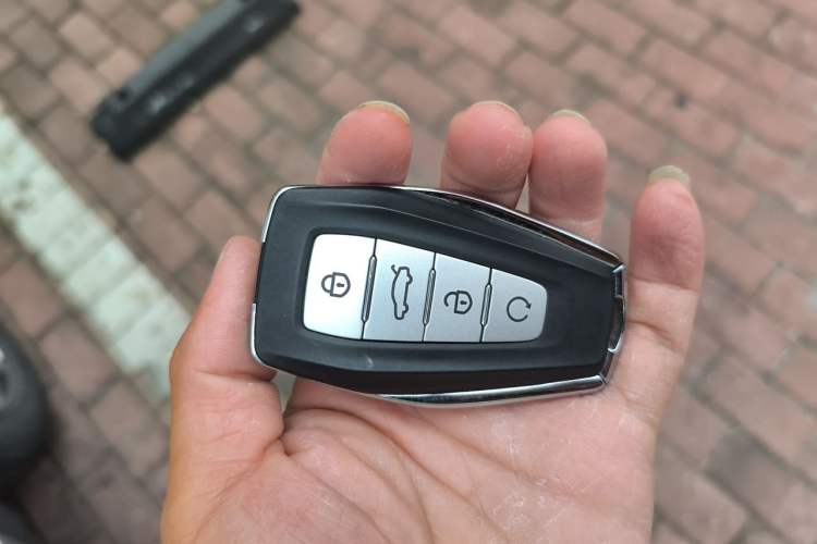 Used Geely Auto Monjaro L 2024 2.0TD High-Power Automatic Two-Wheel Drive Yunqi Version Vehicle Key