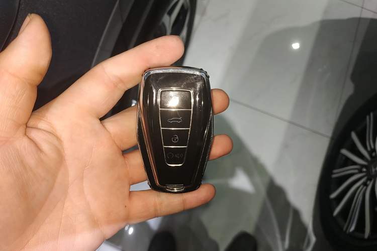 Used Geely Auto Monjaro L 2024 2.0TD High-Power Automatic Two-Wheel Drive Yunqi Version Vehicle Key