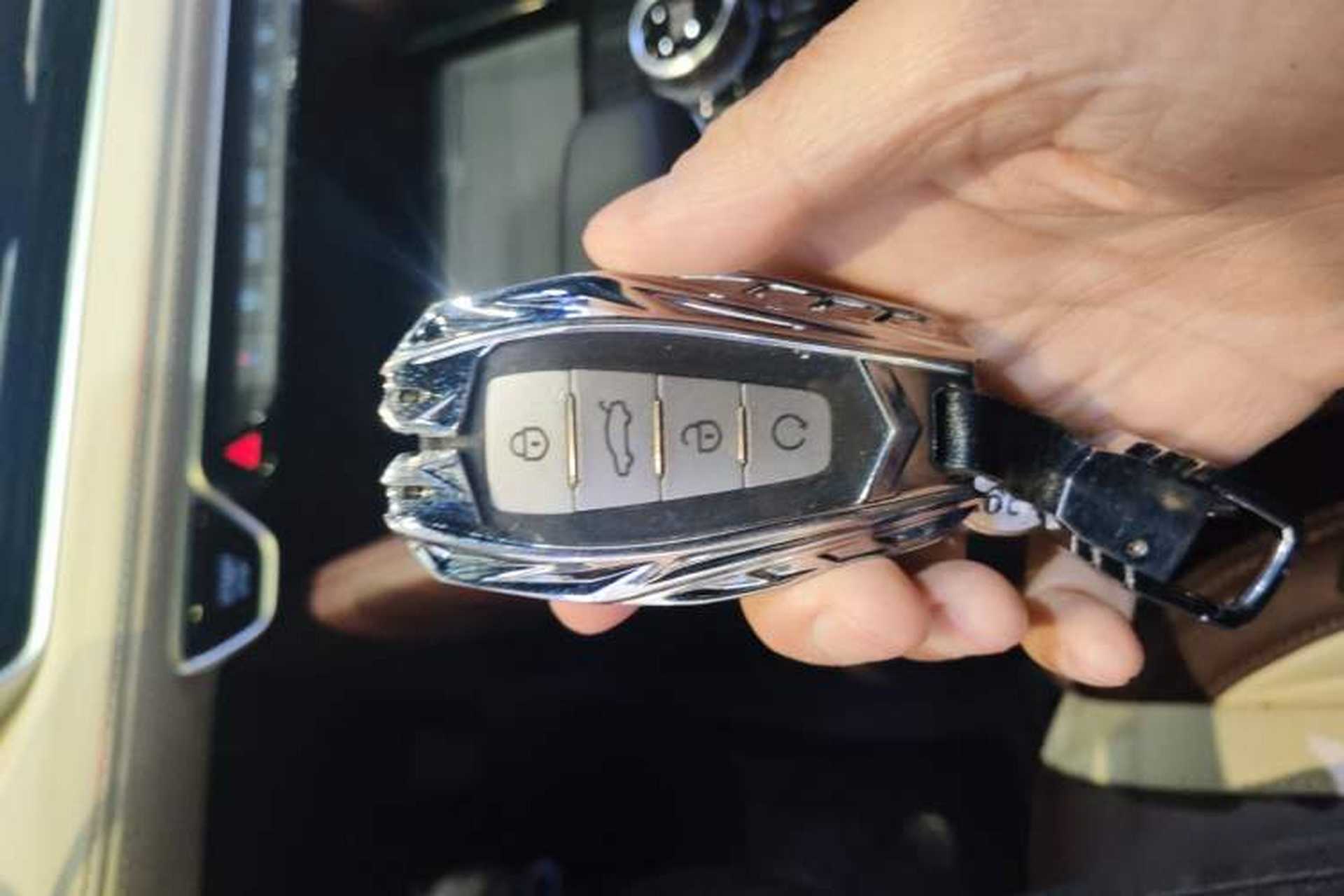 Used Geely Auto Monjaro L 2024 2.0TD High-Power Automatic Two-Wheel Drive Yunqi Version Vehicle Key