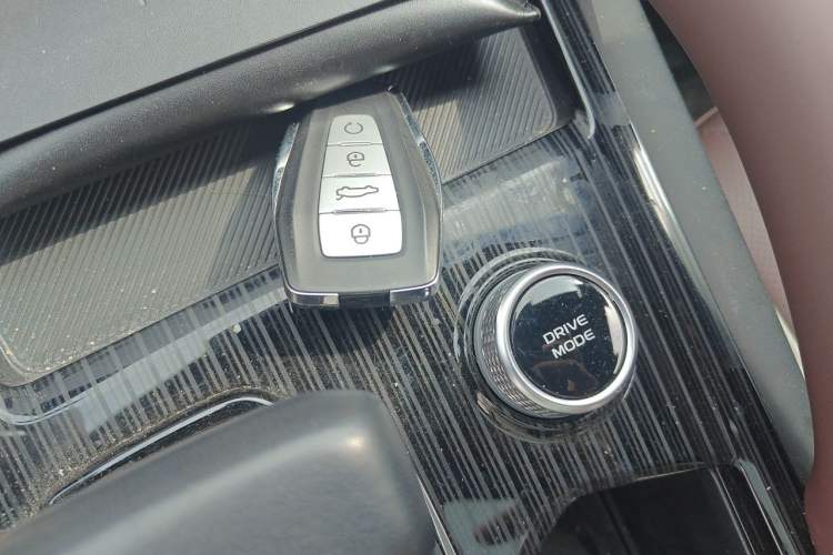 Used Geely Auto Monjaro L 2024 2.0TD High-Power Automatic Two-Wheel Drive Yunqi Version Vehicle Key