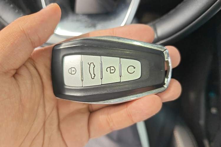 Used Geely Auto Monjaro L 2024 2.0TD DCT EVO Two-Wheel Drive Long-Range Version Vehicle Key
