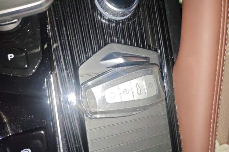 Used Geely Auto Monjaro L 2024 2.0TD High-Power Automatic Two-Wheel Drive Yunqi Version Vehicle Key