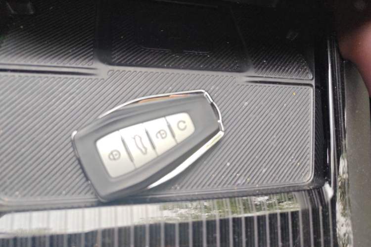 Used Geely Auto Monjaro L 2024 2.0TD High-Power Automatic Two-Wheel Drive Yunqi Version Vehicle Key