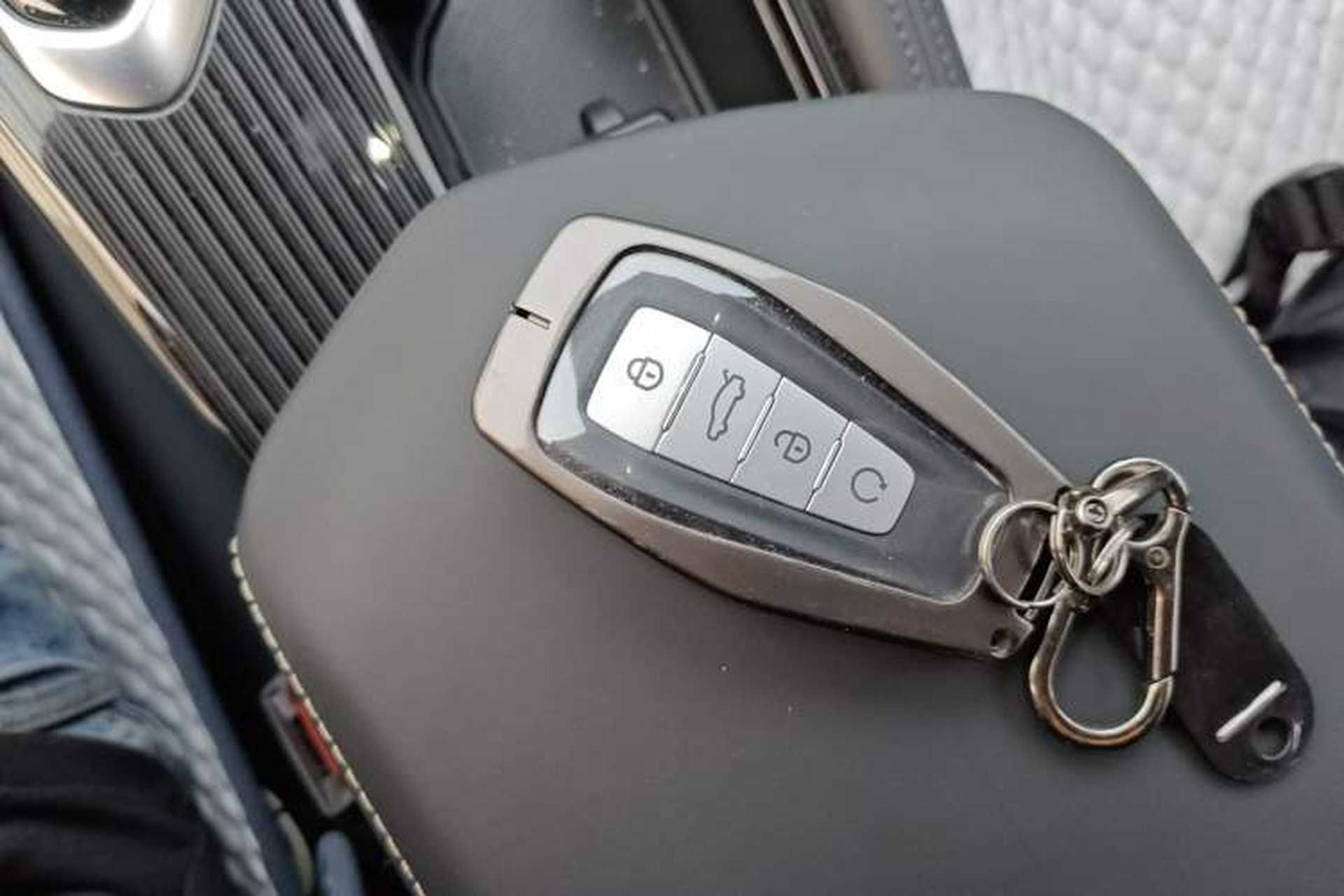 Used Geely Auto Monjaro L 2024 2.0TD DCT EVO Two-Wheel Drive Long-Range Version Vehicle Key