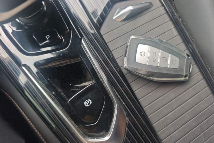 Used Geely Auto Monjaro L 2024 2.0TD DCT EVO Two-Wheel Drive Long-Range Version Vehicle Key